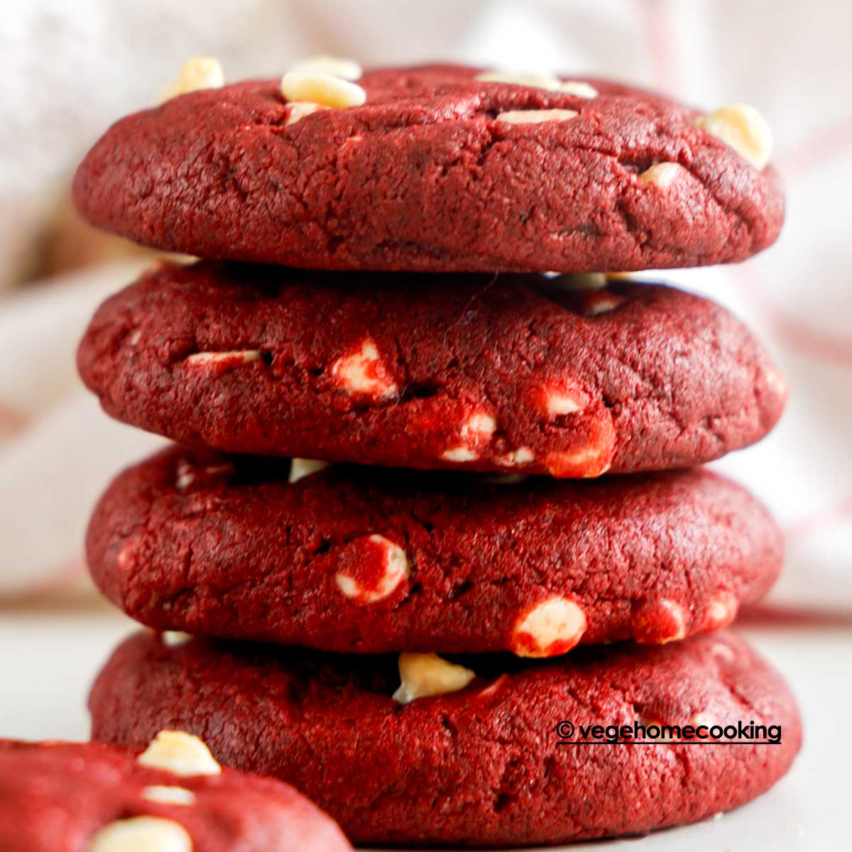 Eggless Red Velvet Cookies / Eggless Red Velvet Chocolate Chip Cookies