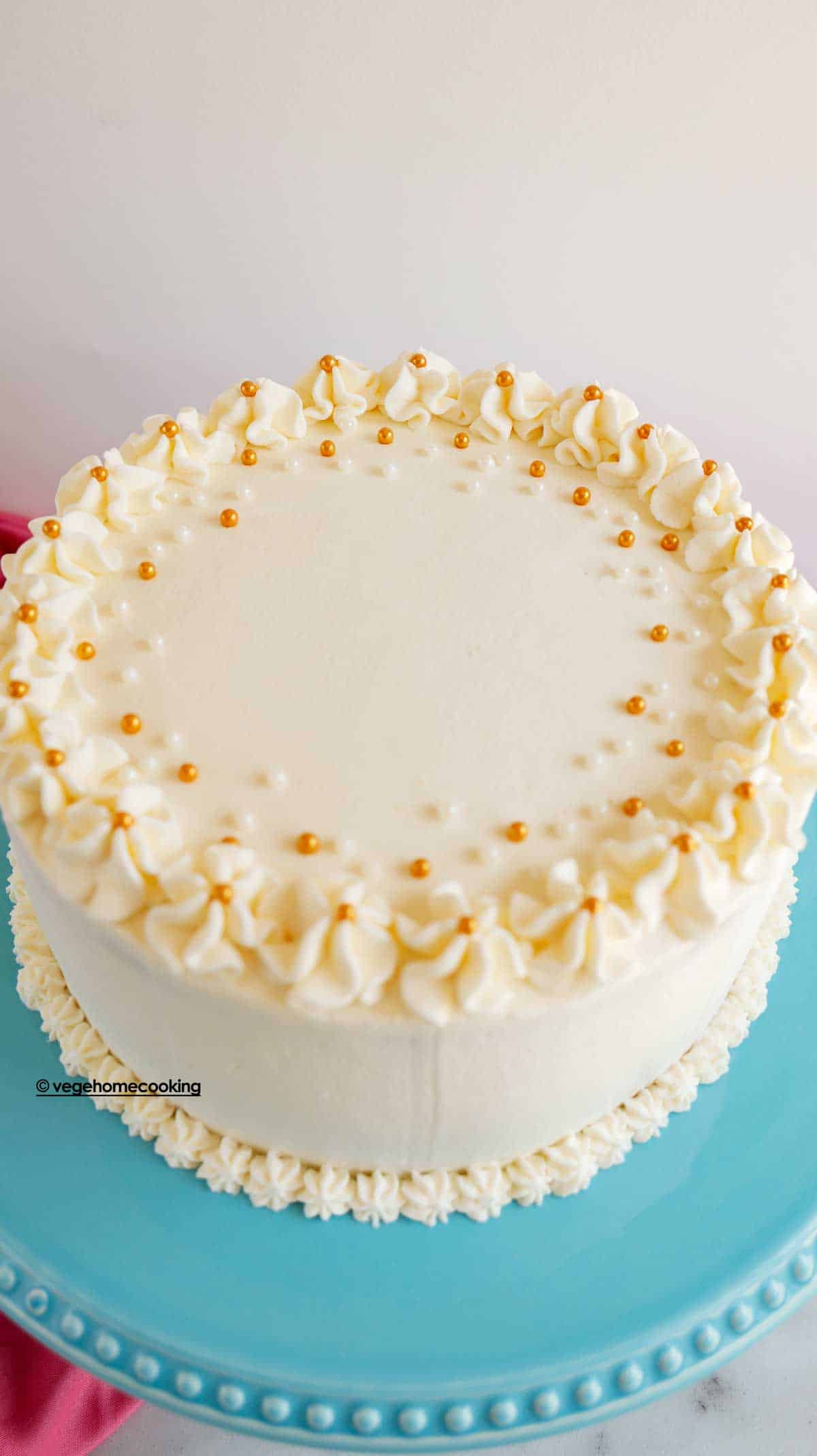 Eggless Vanilla Cake (Soft And Moist)