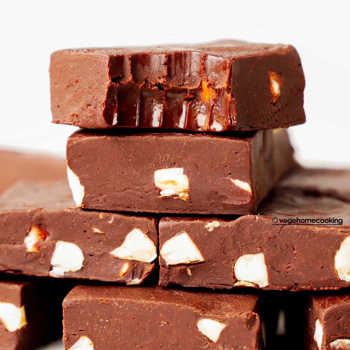 Easy Chocolate Fudge / Dark Chocolate Fudge